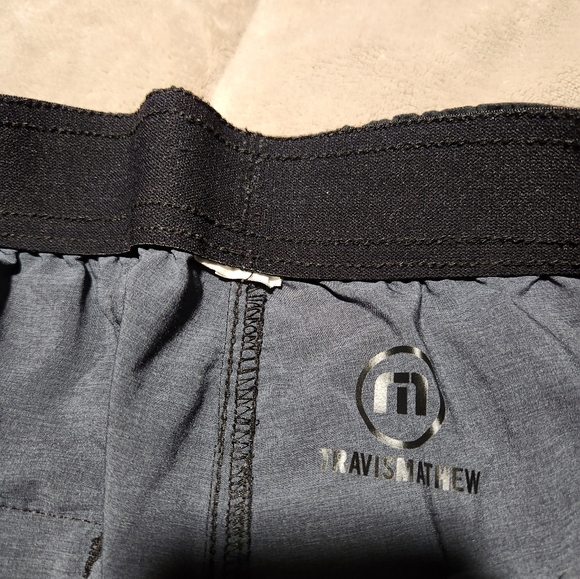 Travis Mathew shorts - Picture 4 of 4
